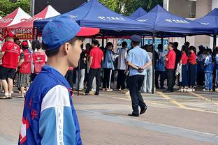 哈姆：不是不尊重其他人 但詹姆斯是NBA最好的四分卫&无人能及